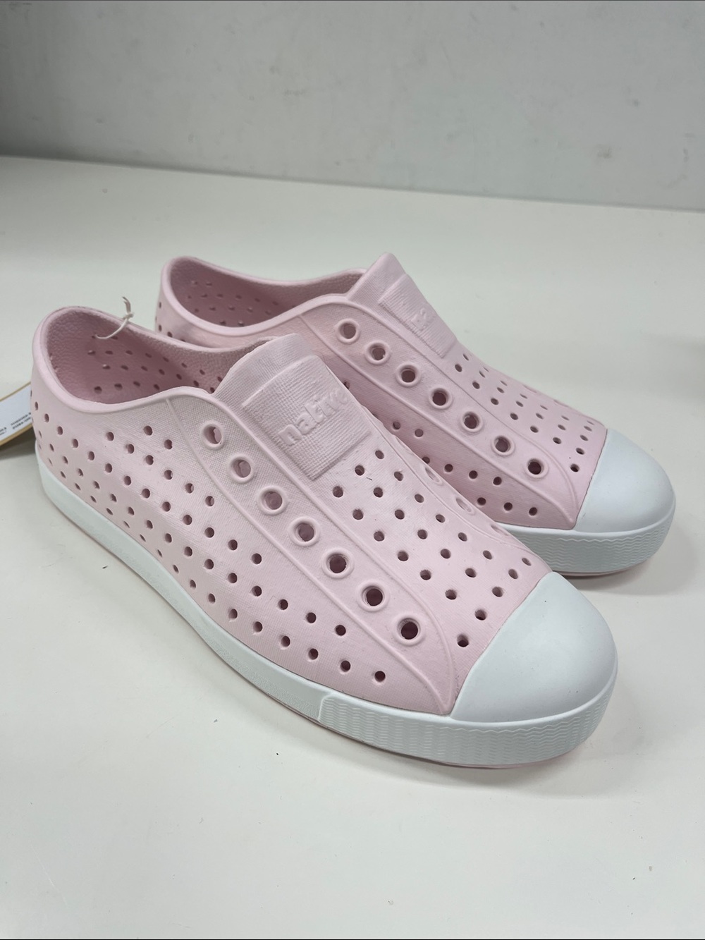 NWT Native Jefferson Slip-On Shoes in Milk Pink Size 6